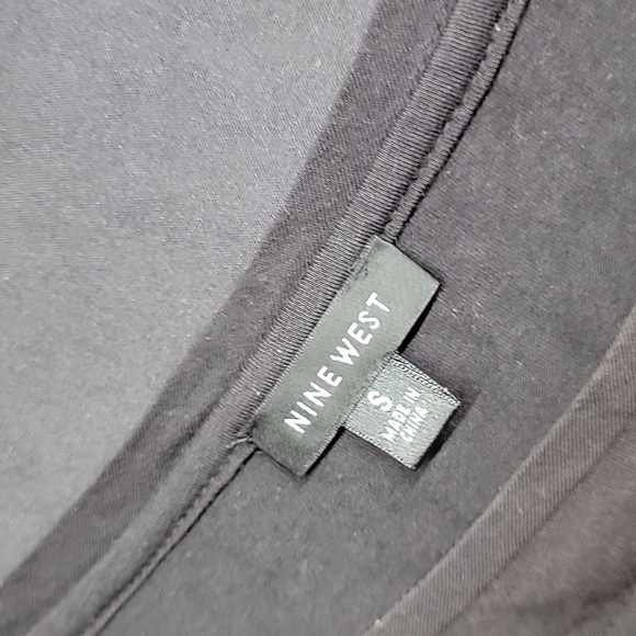 🌈 Nine West Little Black Tiered Short Sleeve TShirt Size Small - Picture 5 of 7